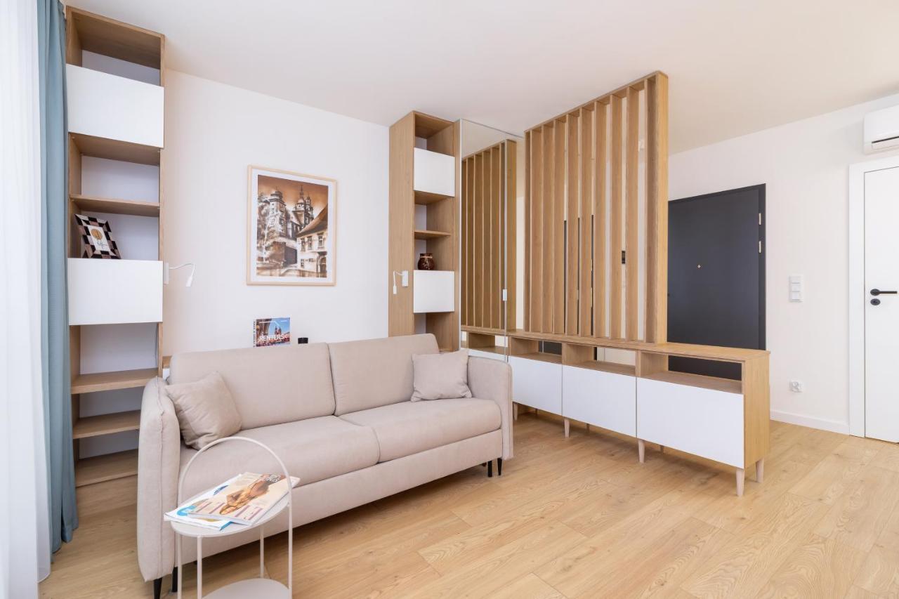 City Studio With Ac Czarnowiejska By Renters Krakkó Kültér fotó