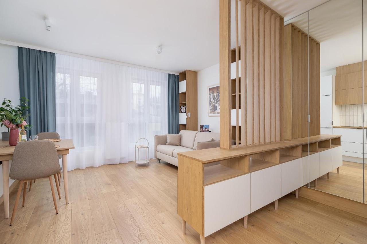 City Studio With Ac Czarnowiejska By Renters Krakkó Kültér fotó