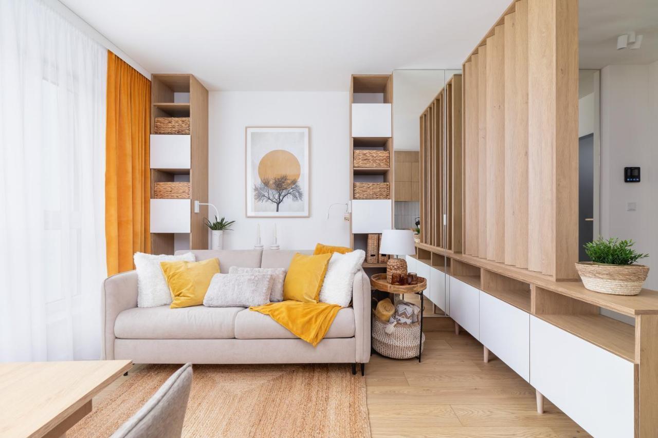 City Studio With Ac Czarnowiejska By Renters Krakkó Kültér fotó