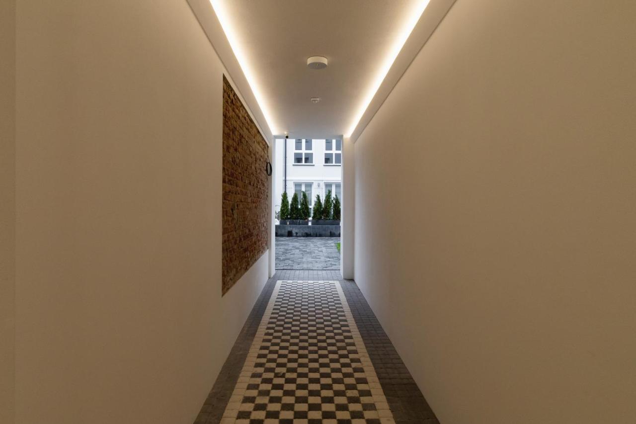 City Studio With Ac Czarnowiejska By Renters Krakkó Kültér fotó