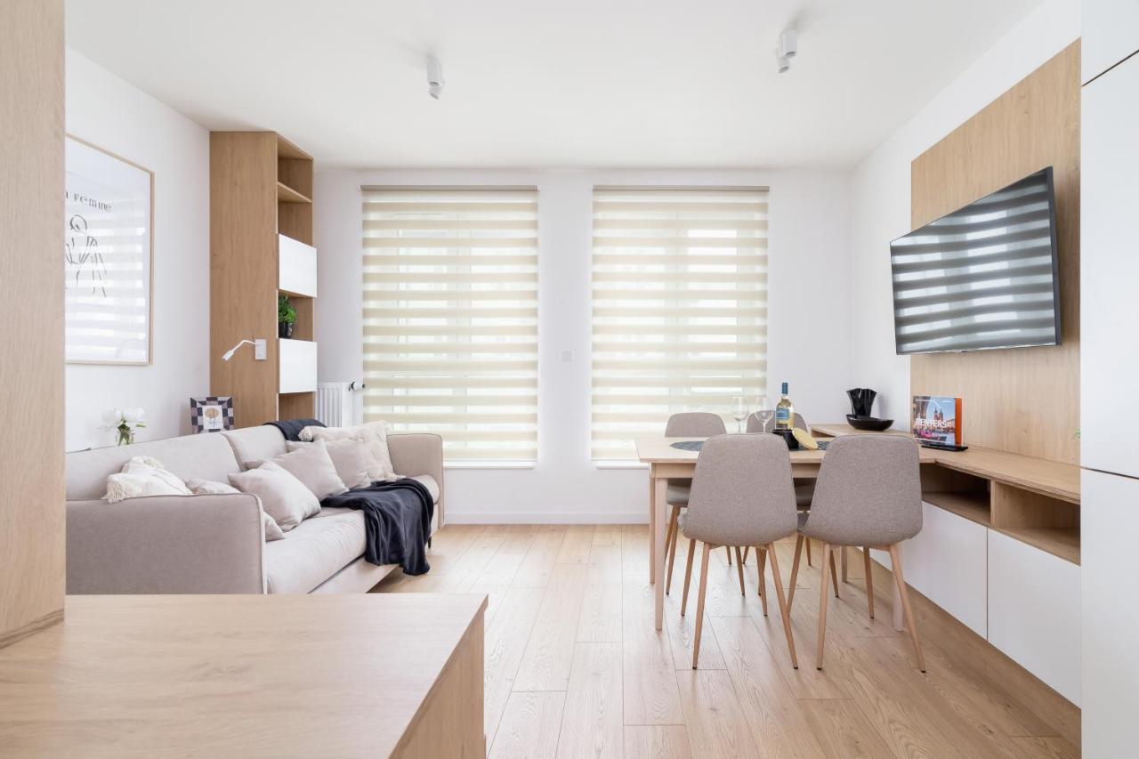 City Studio With Ac Czarnowiejska By Renters Krakkó Kültér fotó