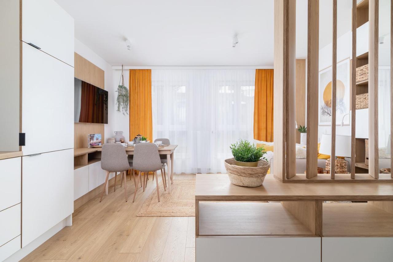 City Studio With Ac Czarnowiejska By Renters Krakkó Kültér fotó